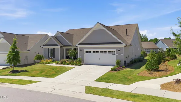 Property Slideshow image 2 of 44 | 2009 flycatcher ln, Fuquay Varina, NC, 27526