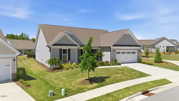 Property Slideshow image 3 of 44 | 2009 flycatcher ln, Fuquay Varina, NC, 27526