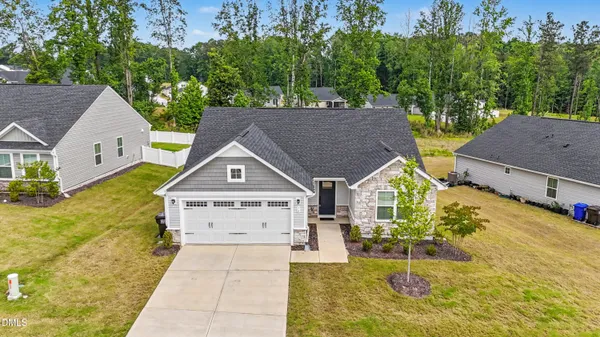 Property Slideshow image 2 of 31 | 75 clove hitch ln, Fuquay Varina, NC, 27526