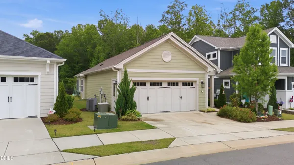 Property Slideshow image 2 of 62 | 19 onslow dr, Clayton, NC, 27520