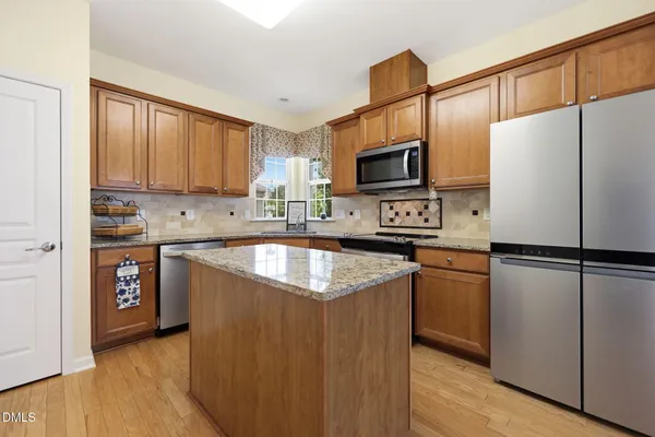 Property Slideshow image 3 of 34 | 537 tomkins loop, Cary, NC, 27519