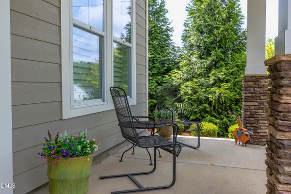 Property Slideshow image 2 of 38 | 60 middleton pl, Chapel Hill, NC, 27516