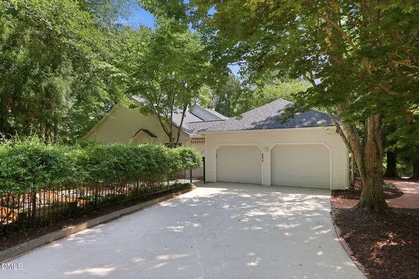 Property Slideshow image 3 of 63 | 804 millcroft, Pittsboro, NC, 27312