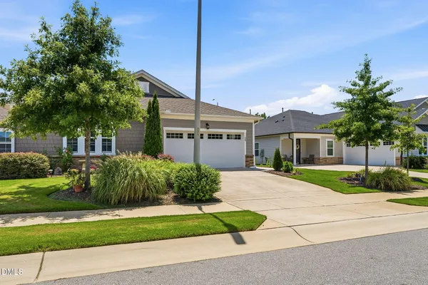 Property Slideshow image 2 of 41 | 125 cashmere ct, Raleigh, NC, 27610
