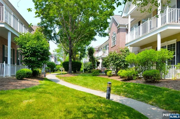 Property Slideshow image 3 of 25 | 103 four seasons dr # 103, Wayne, NJ, 07470