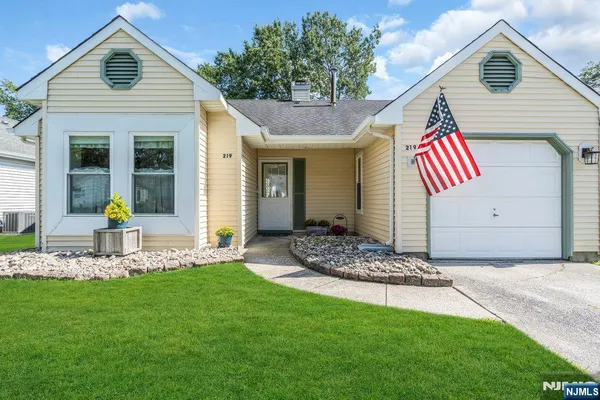 Property Slideshow image 2 of 19 | 219 mohican ln, Little Egg Harbor Twp, NJ, 08087