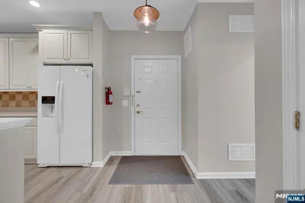 Property Slideshow image 3 of 34 | 7 ridgeview ln, Mount Arlington, NJ, 07856