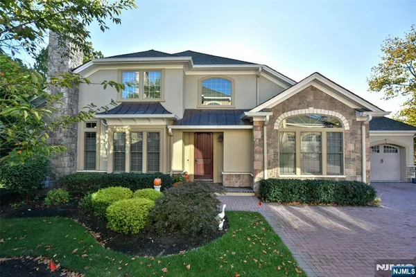 Property Slideshow image 3 of 38 | 45 windsor ln, Ramsey, NJ, 07446