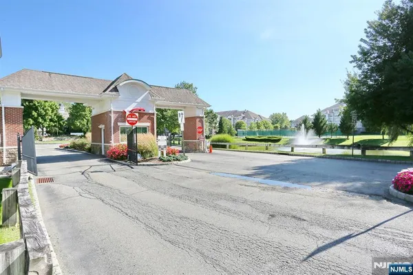 Property Slideshow image 2 of 45 | 10203 warrens way w/deeded garage, Wanaque, NJ, 07465