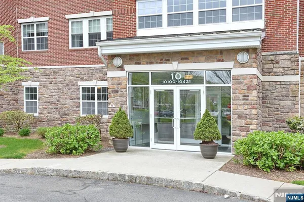 Property Slideshow image 3 of 45 | 10203 warrens way w/deeded garage, Wanaque, NJ, 07465