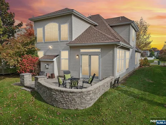 Property Slideshow image 2 of 50 | 33 sedona blvd, Hamilton, NJ, 08691