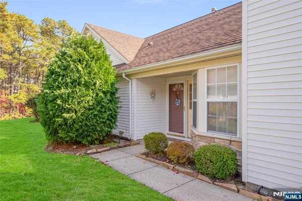 Property Slideshow image 3 of 32 | 3449 vicari ave, Toms River, NJ, 08755