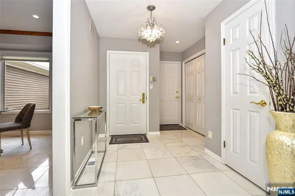 Property Slideshow image 3 of 49 | 272 belmont pl # 272, Mahwah, NJ, 07430