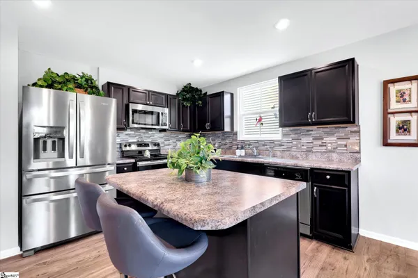 Property Slideshow image 2 of 34 | 618 maplestead farms ct, Greenville, SC, 29617