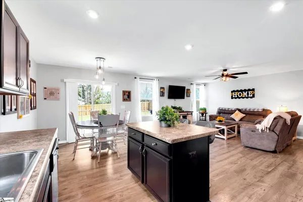 Property Slideshow image 3 of 34 | 618 maplestead farms ct, Greenville, SC, 29617