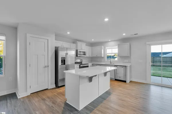 Property Slideshow image 2 of 26 | 803 shady oak ct, Boiling Springs, SC, 29316