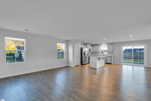 Property Slideshow image 3 of 26 | 803 shady oak ct, Boiling Springs, SC, 29316