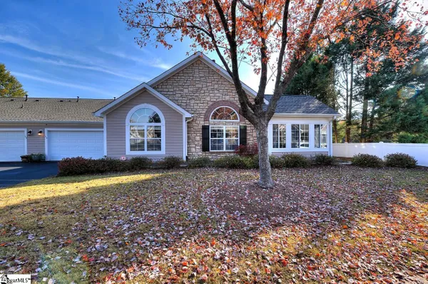 Property Slideshow image 3 of 35 | 142 ravines ln, Spartanburg, SC, 29301