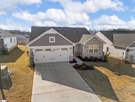 Property Slideshow image 2 of 36 | 921 blue willow ct, Spartanburg, SC, 29302