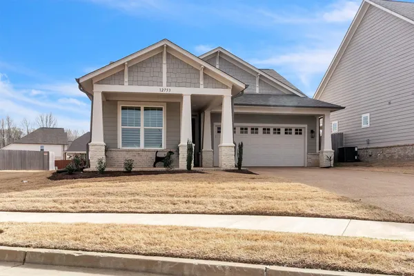 Property Slideshow image 2 of 30 | 12753 hollow oak dr, Arlington, TN, 38002