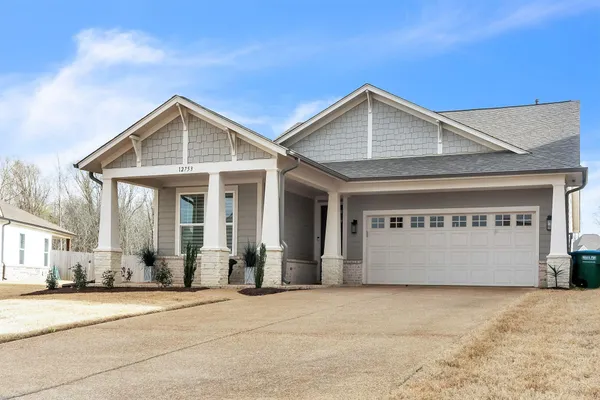 Property Slideshow image 3 of 30 | 12753 hollow oak dr, Arlington, TN, 38002