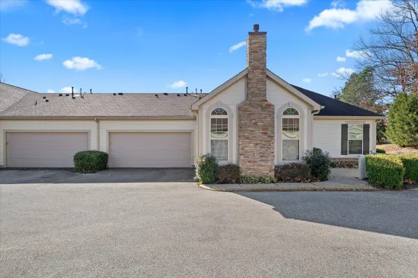 Property Slideshow image 2 of 24 | 1647 w southfield cir, Cordova, TN, 38016