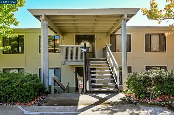 Property Slideshow image 2 of 34 | 2000 golden rain rd 4, Walnut Creek, CA, 94595
