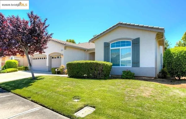 Property Slideshow image 2 of 49 | 930 suntan ln, Brentwood, CA, 94513
