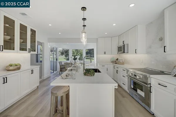 Property Slideshow image 3 of 59 | 618 terra california dr 3, Walnut Creek, CA, 94595