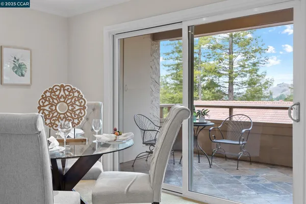 Property Slideshow image 3 of 50 | 1129 avenida sevilla 5b, Walnut Creek, CA, 94595