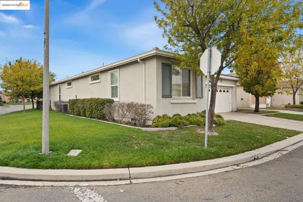 Property Slideshow image 2 of 29 | 501 marianna pl, Rio Vista, CA, 94571