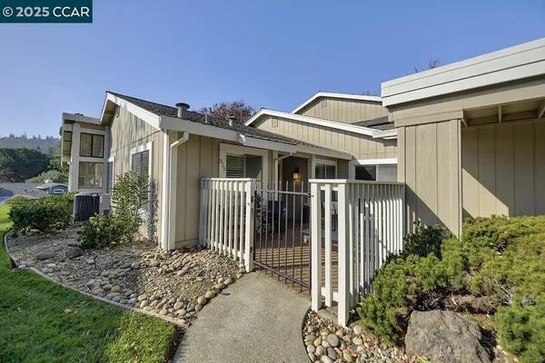 Property Slideshow image 2 of 58 | 975 terra california dr 1, Walnut Creek, CA, 94595