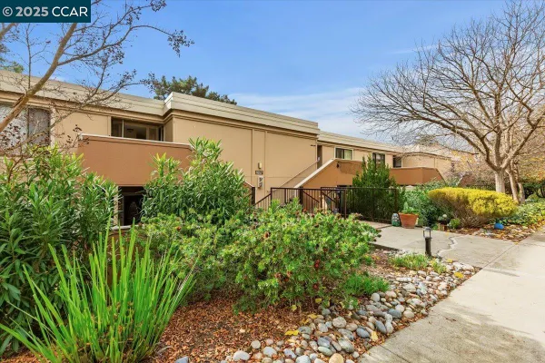 Property Slideshow image 2 of 39 | 1857 golden rain rd 2, Walnut Creek, CA, 94595