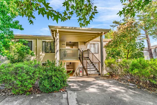 Property Slideshow image 2 of 49 | 1108 fairlawn ct 6, Walnut Creek, CA, 94595