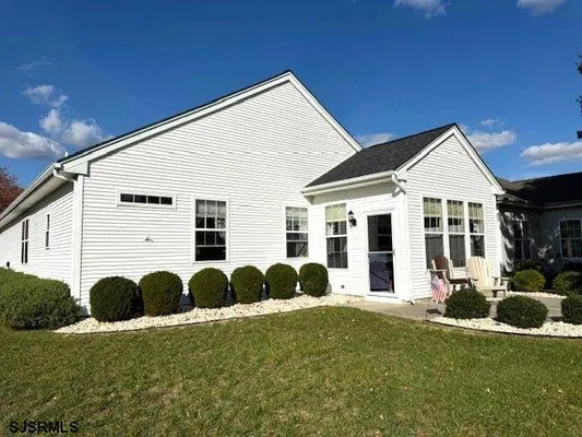 Property Slideshow image 2 of 26 | 31 pembrooke way, Galloway, NJ, 08205