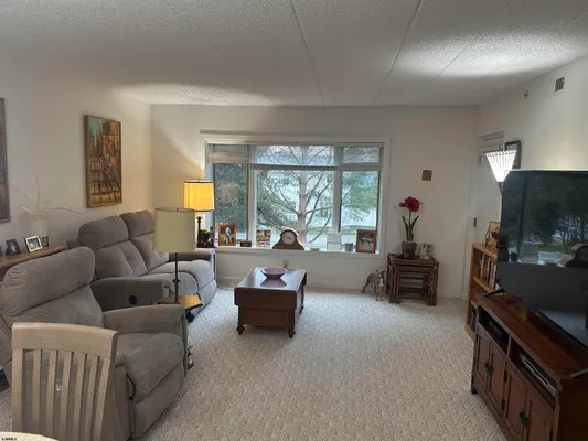 Property Slideshow image 3 of 16 | 4208 dolphin ave # 4208, Northfield, NJ, 08225