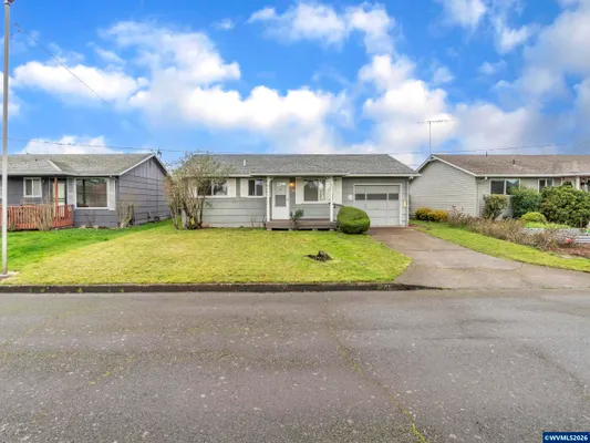 Property Slideshow image 2 of 33 | 1749 thompson rd, Woodburn, OR, 97071