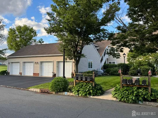 Property Slideshow image 3 of 24 | 38 rutland ln i, Monroe, NJ, 08831