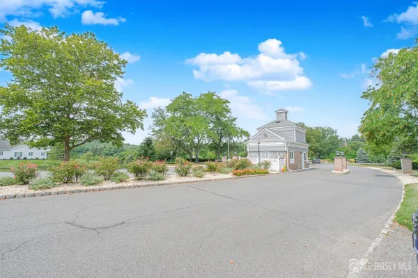 Property Slideshow image 3 of 31 | 43c winthrop rd, Monroe, NJ, 08831