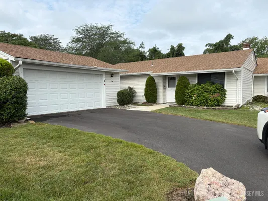 Property Slideshow image 3 of 23 | 6a aspen plz, Monroe, NJ, 08831