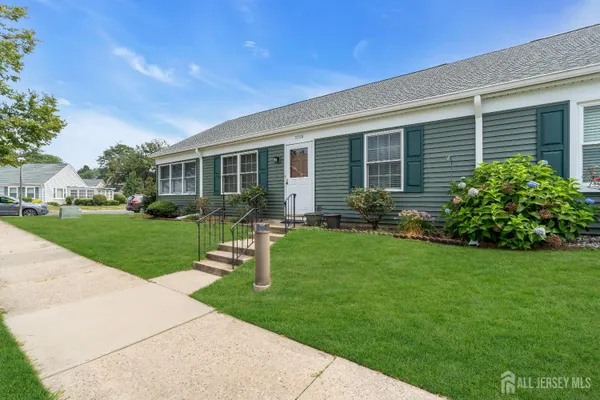 Property Slideshow image 2 of 22 | 335b old nassau rd, Monroe, NJ, 08831