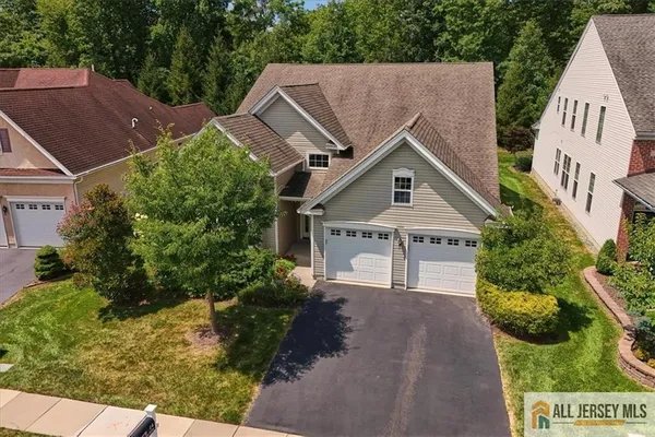 Property Slideshow image 2 of 52 | 14 hardwick dr, Kendall Park, NJ, 08824