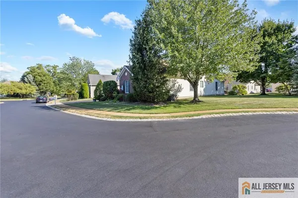 Property Slideshow image 3 of 37 | 297 heather way # 297, Monroe, NJ, 08831