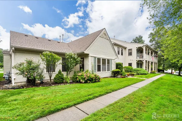 Property Slideshow image 2 of 26 | 89 griggs pl, East Brunswick, NJ, 08816