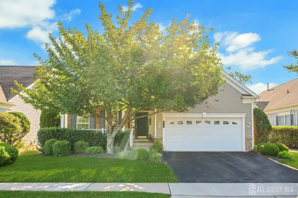 Property Slideshow image 2 of 39 | 476 crossfields ln, Somerset, NJ, 08873