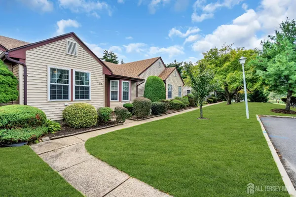 Property Slideshow image 2 of 23 | 27 benjamin franklin dr b, Monroe, NJ, 08831