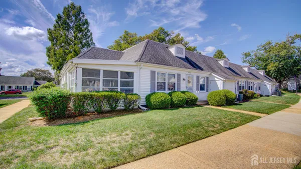 Property Slideshow image 3 of 23 | 179 rossmoor dr h, Monroe, NJ, 08831