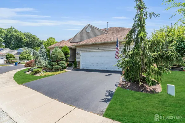 Property Slideshow image 2 of 39 | 30 merlot ct, Monroe, NJ, 08831