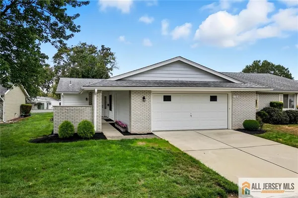 Property Slideshow image 2 of 30 | 172 warren rd 172a, Monroe, NJ, 08831