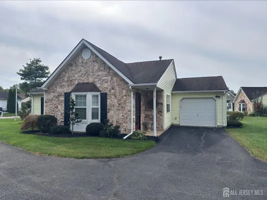 Property Slideshow image 2 of 38 | 17 ivy ridge close, Freehold, NJ, 07728